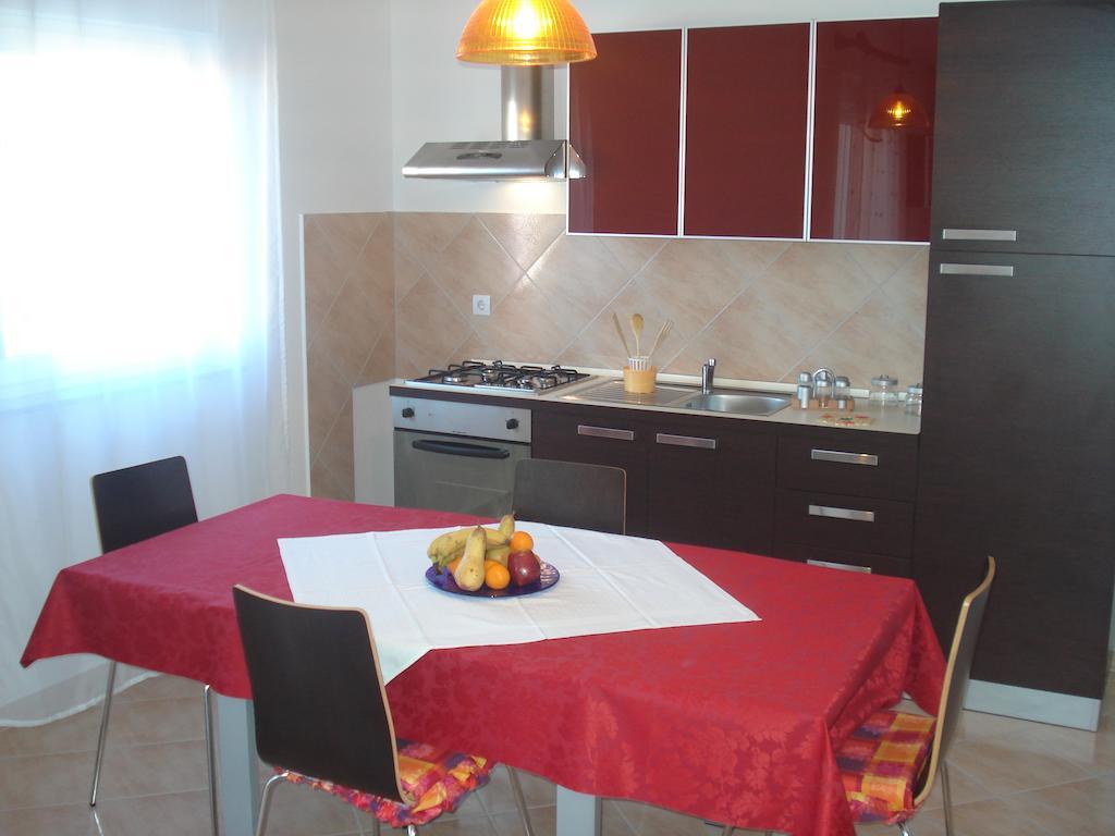 Apartments Buzleta II Fažana Oda fotoğraf